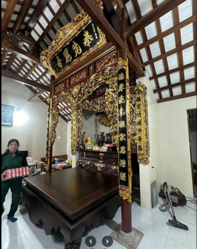 Nội thất phòng thờ làm từ gỗ hương đá